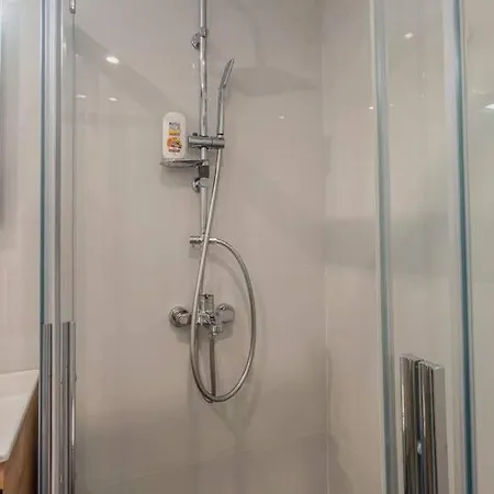 1br Near And Center Lutráki