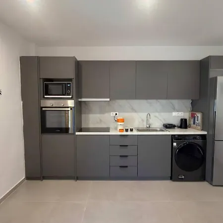 1br Near And Center