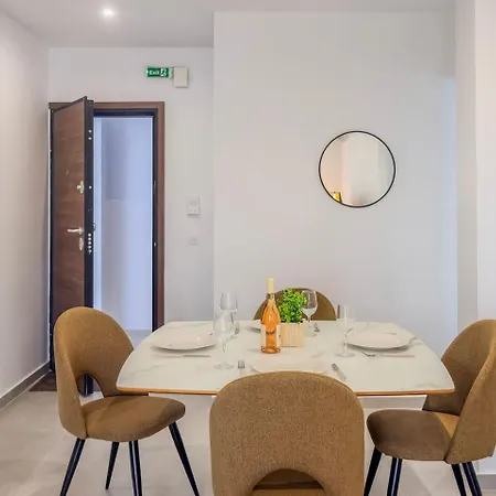 1br Near And Center