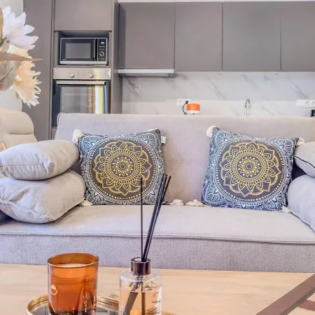 1br Near And Center Apartman *