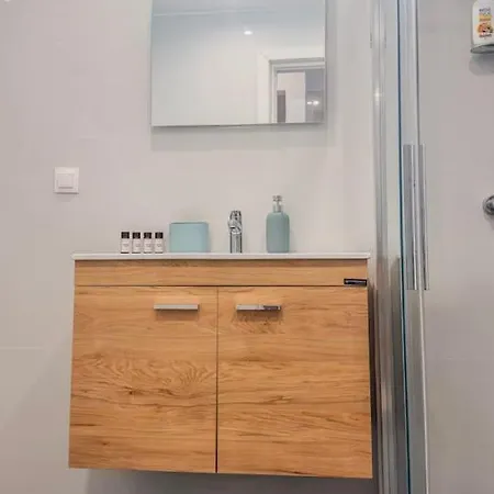 1br Near And Center