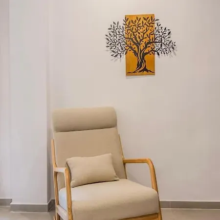 1br Near And Center Lutráki