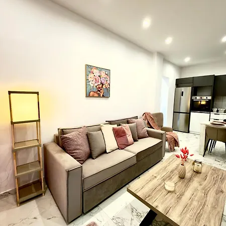 1br Near And Center * Lutráki