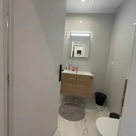 アパート 1br Near And Center ルートラキ