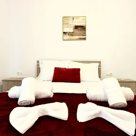 1br Near And Center Lutráki