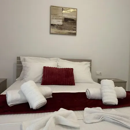 1br Near And Center Lutráki