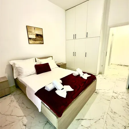1br Near And Center Apartman