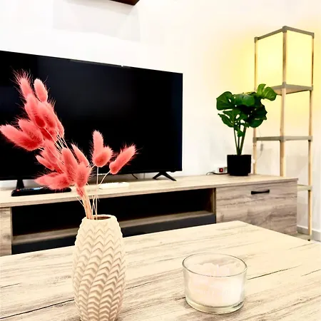 1br Near And Center アパート ルートラキ