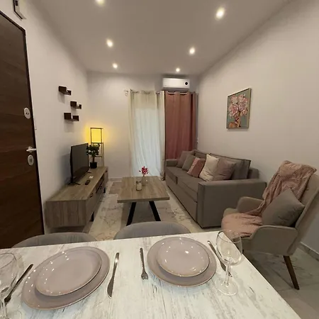 1br Near And Center
