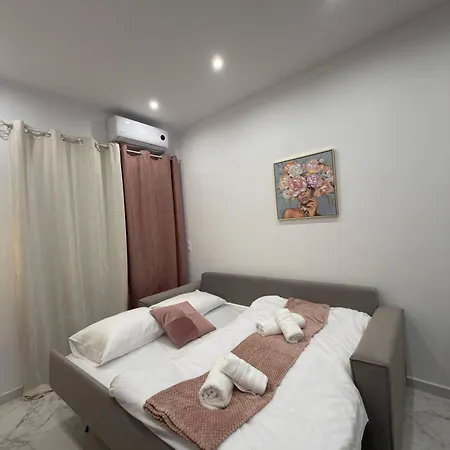 アパート 1br Near And Center